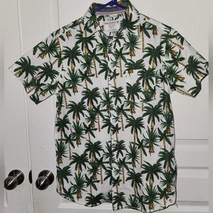 Sustainable men's Hawaiian style shirt with Palm Trees